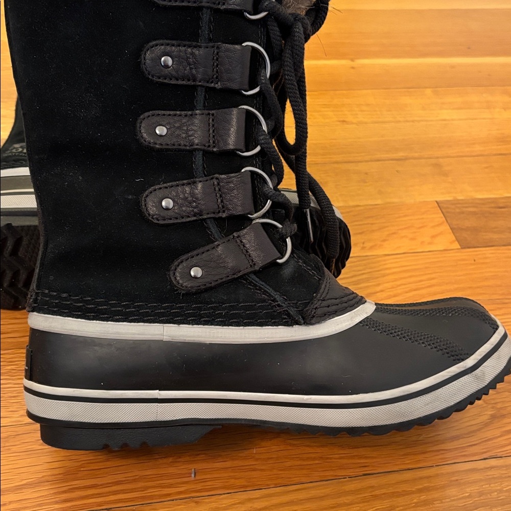 Sorel Joan of Arctic black boots. Size 6. Like new! - Picture 8 of 8